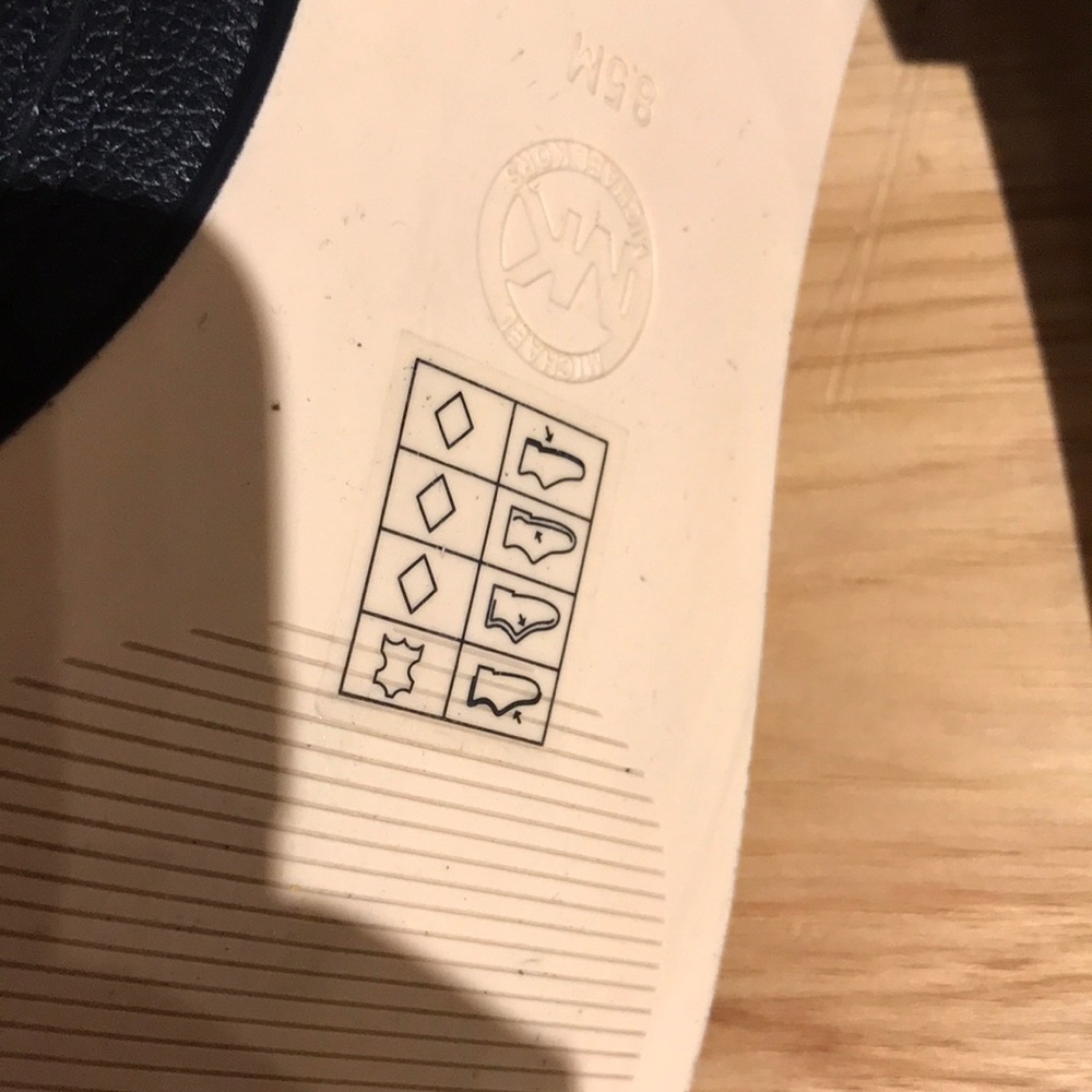 Michael Michael Kors sandals - Picture 4 of 5